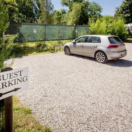 Alle Robinie Bed & Breakfast *
